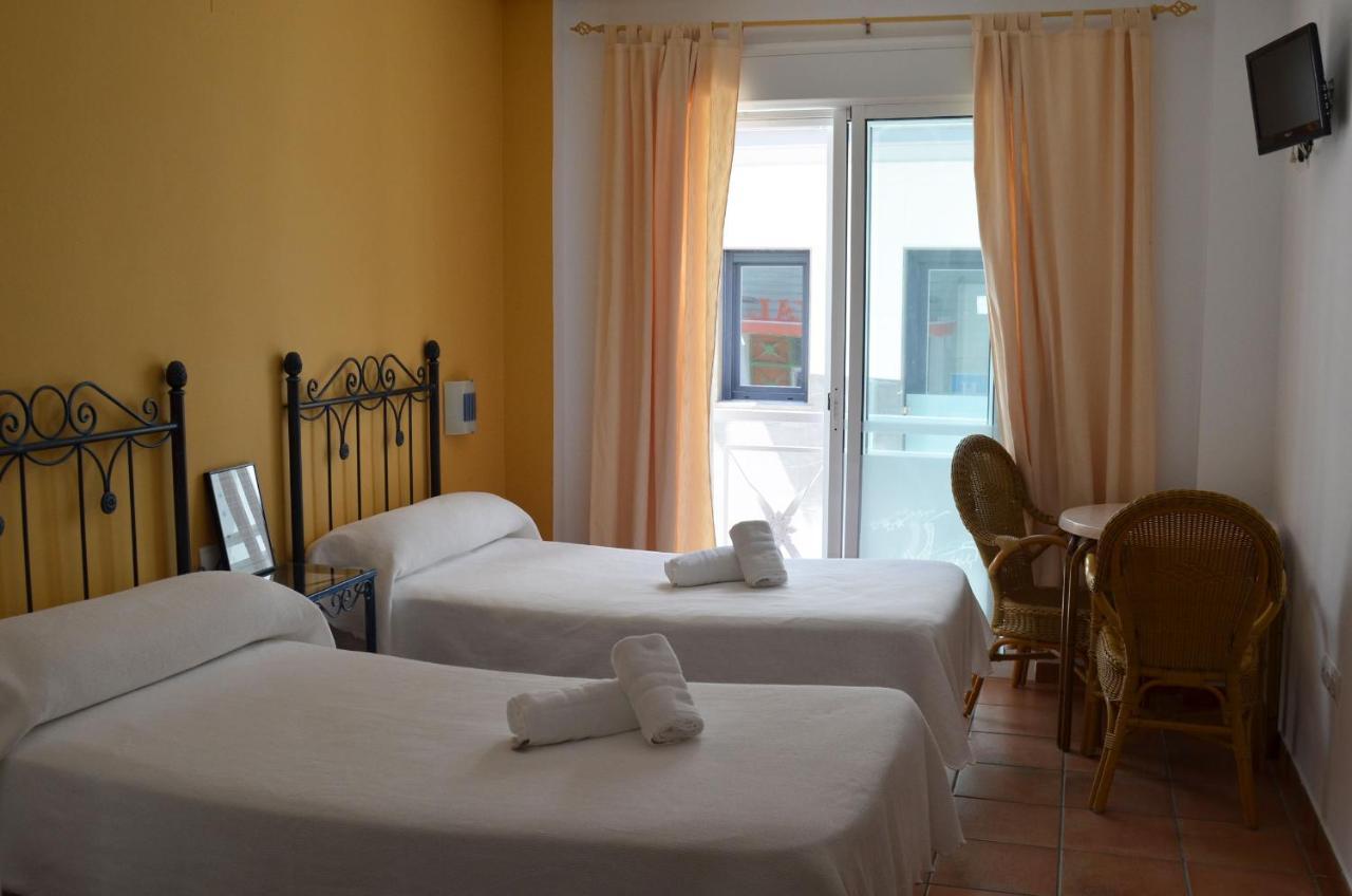 Hostal Dona Antonia Hotel Punta Umbria Exterior photo