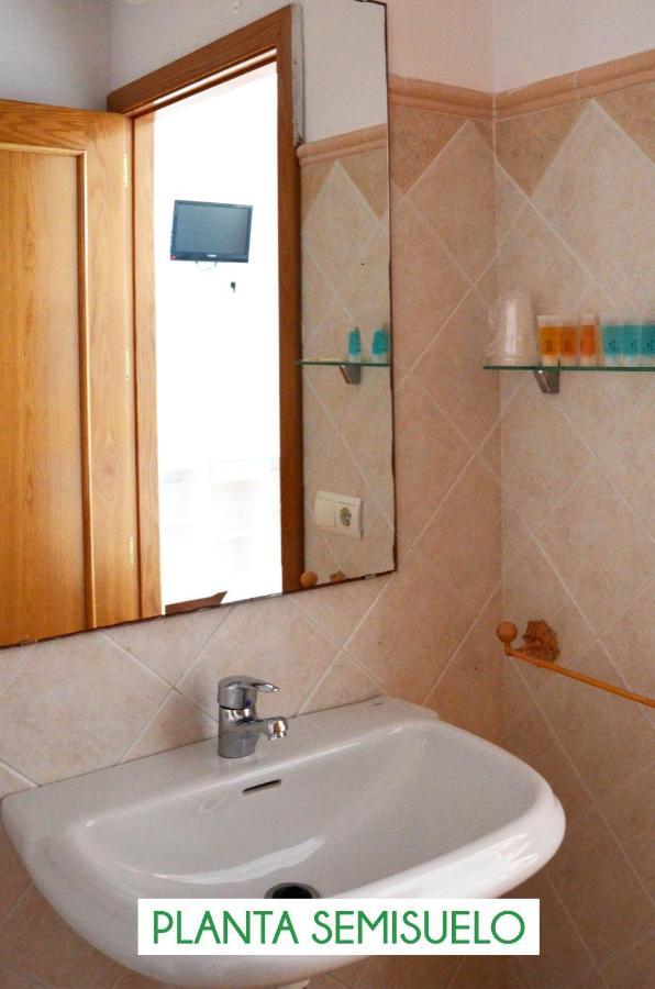 Hostal Dona Antonia Hotel Punta Umbria Exterior photo