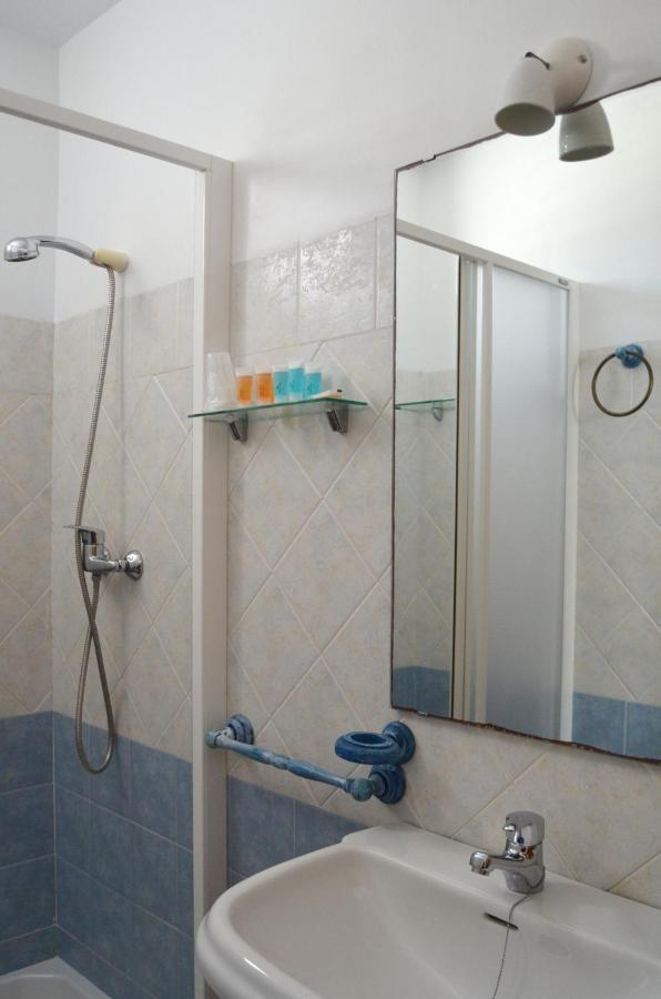 Hostal Dona Antonia Hotel Punta Umbria Exterior photo